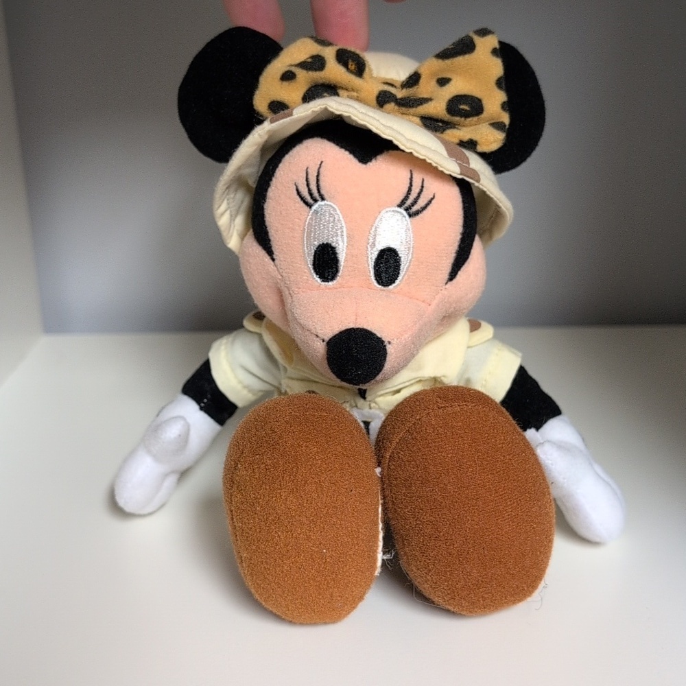 ๐2/$20๐ Safari Minnie Mouse Plush, 9.5", Good Used Condition - Picture 2 of 3